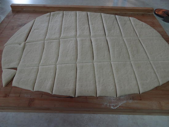 60-min-rolls-flat-dougha