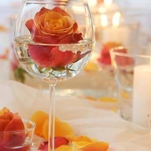 wine-glass-as-single-flower-bud-vase