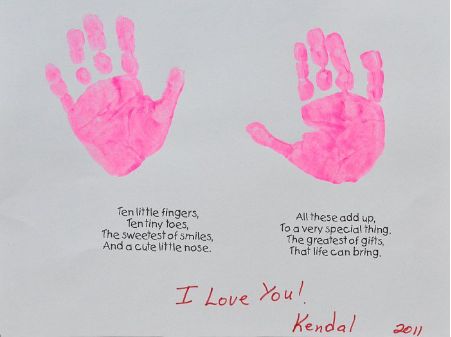 05 - The Suburban Mom - Handprint Craft with Poem