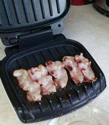 cook-bacon-on-grill