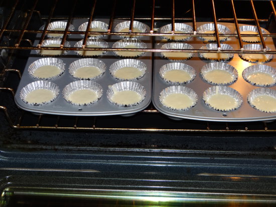 cheesecakes-in-oven-sm