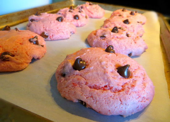 strawberry-cookies-baking-sm