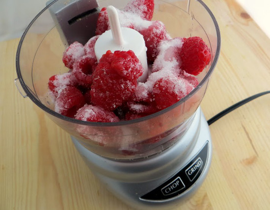 making-raspberry-sauce-fresh-raspberries