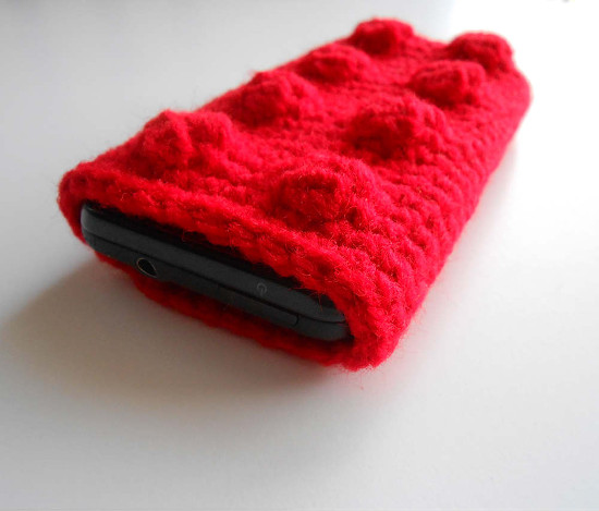 crochet-lego-block-cell-phone-case