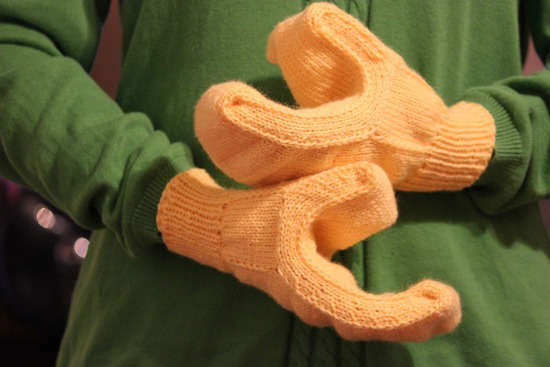 knit-lego-man-mittens