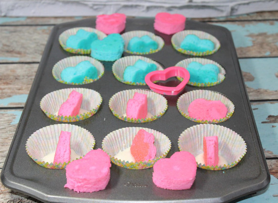 diy-heart-shaped-gender-reveal-cupcakes-pink-blue