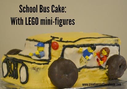 05---Creative-Southern-Home---School-bus-Cake-with-Lego-Riders