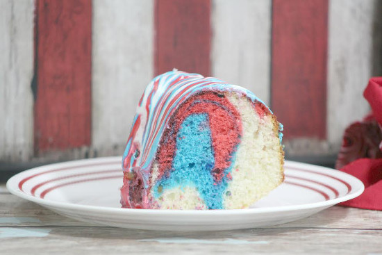 close-tie-dye-cake-red-white-blue