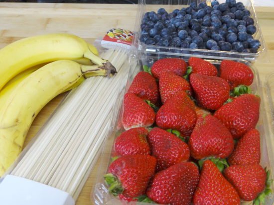 ingredients-flag-fruit-kabobs-patriotic-healthy-treat