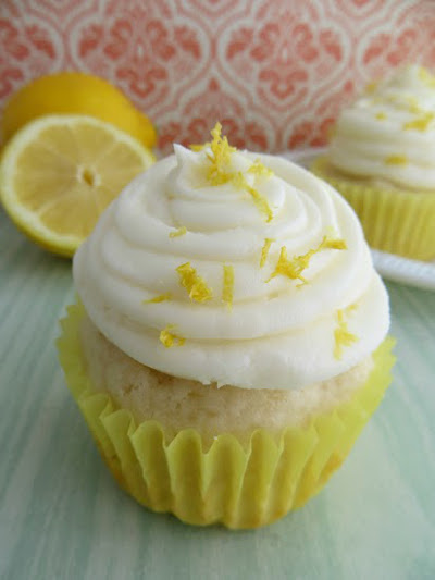 finished-lemon-cupcakes-lemon-buttercream-frosting