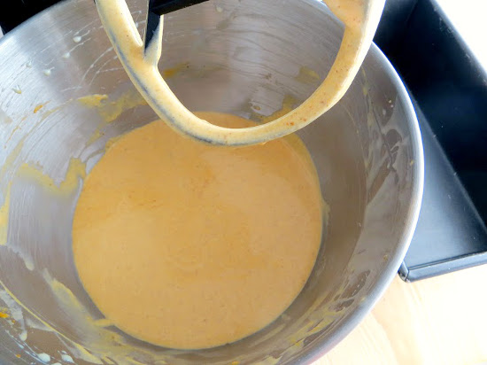 no-churn-pumpkin-pie-icecream-mixing-in-kitchenaid