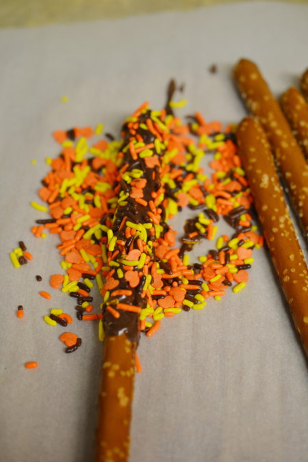 dipping-in-candy-pretzel-rods