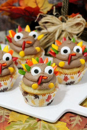 turkey-face-candy-cupcakes-tall