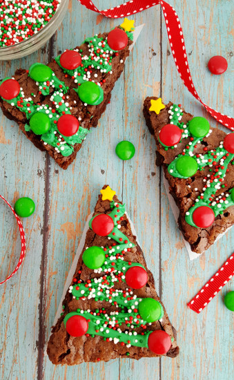 Christmas Tree Brownies Themed Treat Idea (Fun For Cookie Decorating ...