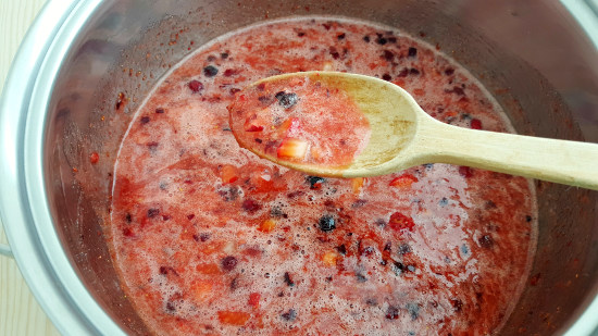 sparkling-berry-jam-recipe-gift