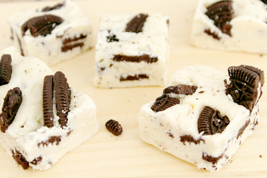 finished-oreo-cheesecake-fudge-pieces-ready-to-eat