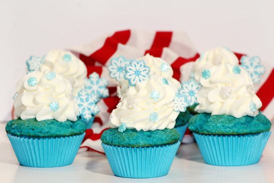 frozen-cupcake-group-birthday-elsa-ideas