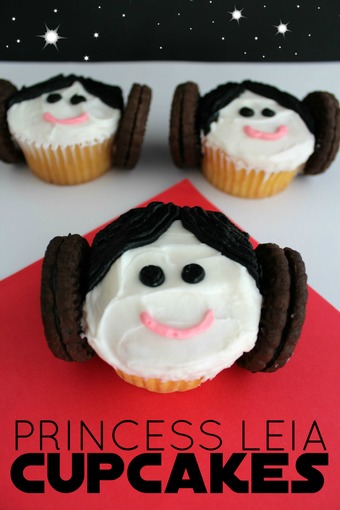 09_-paint_brushes_and_popsicles_-_princess_leia_cupcakes