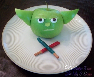 37_-_kitchen_fun_with_my_3_sons_-_yoda_apple_snack