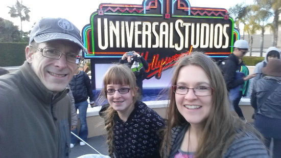 universal-studios-thrifty-couple-discount-coupon-code-deal