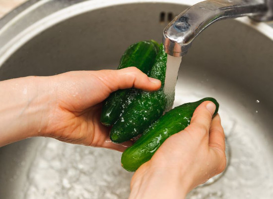 washing-cucumbers