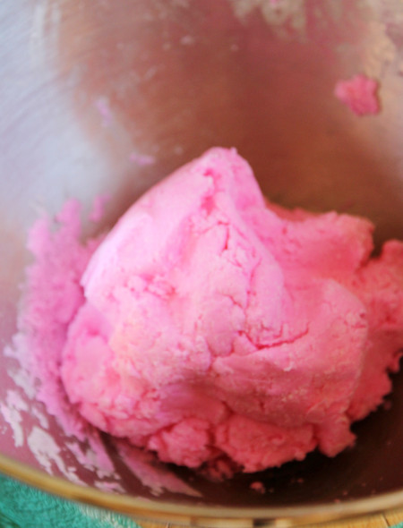 making-homemade-play-dough-from-frosting-recipe-how-to