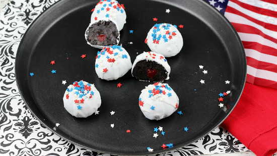 finished-oreo-no-bake-truffles-patriotic-top-view