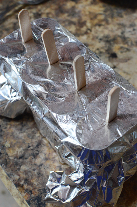 foil-with-popsicle-sticks-cafe-latte-coffee-popsicles