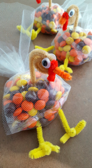 Candy Turkey Treat Bags for Thanksgiving with Reese's Pieces